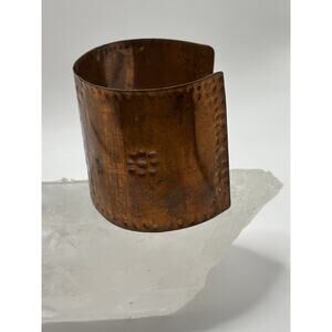 DetailVintage 1970s Artisan Copper Wrap Bracelet – Minimalist